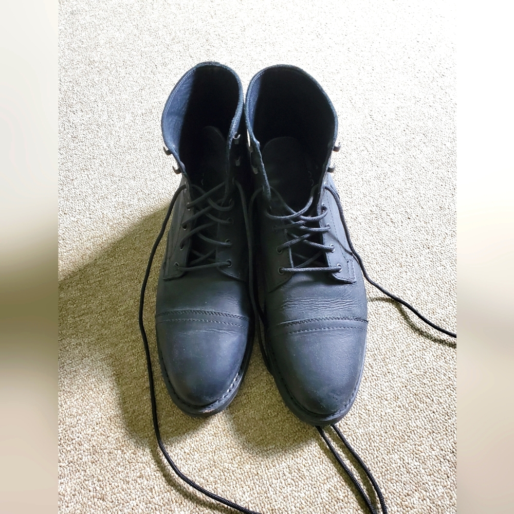 Thursday boots black matte captains